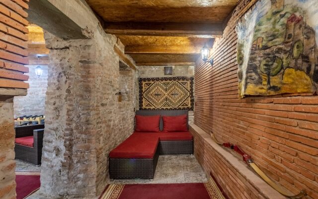 Q&B Hotel
