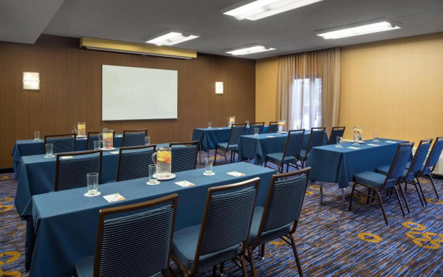 Courtyard by Marriott Denver Central Park