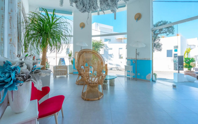 Kouros Home Hotel