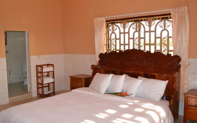 Kampot Manor
