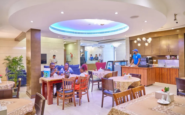 Click Square Hotel