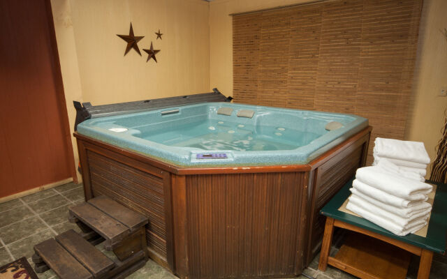 Log Cabin Lodge & Suites