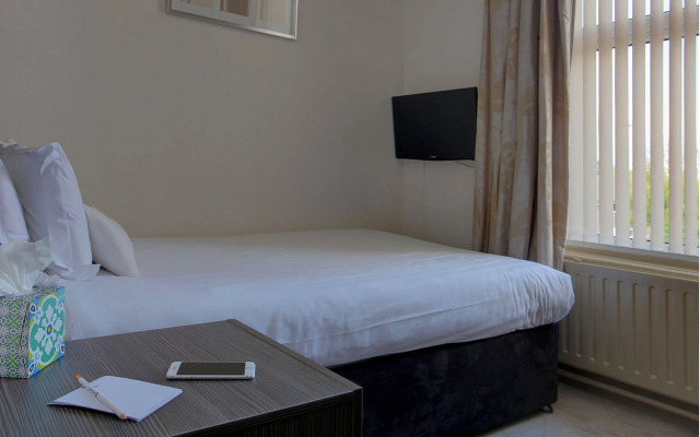 Parkmore Hotel & Leisure Club