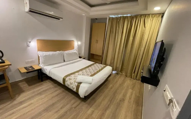 Saltstayz Express - Golf Course Road & DLF Phase-1