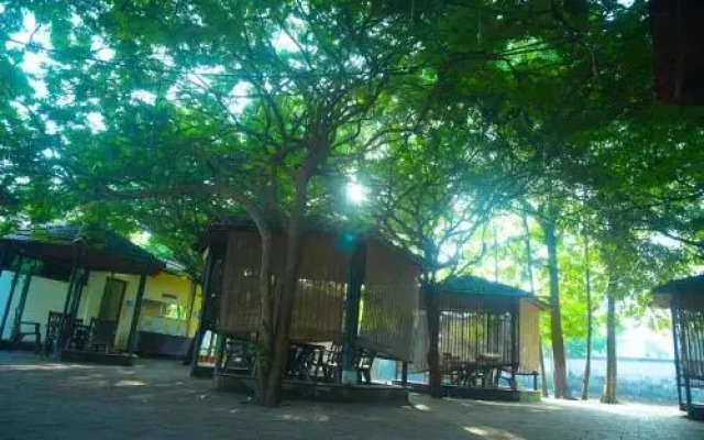Victory Inn Park Residency