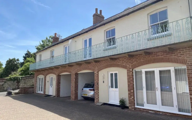 Silverdale Mews