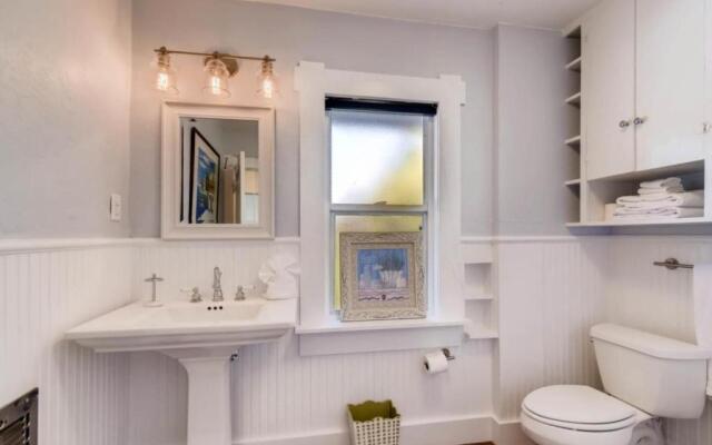 The Periwinkle House - 4bd-2ba - Sleep 10