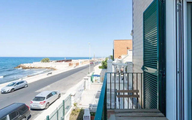 The Sea Outside Apartment 02 by Wonderful Italy
