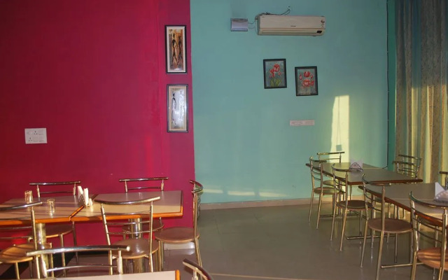 Collection O 7238 Hotel Mansarovar Palace