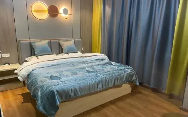 Huainan Aiwei Theme Hotel