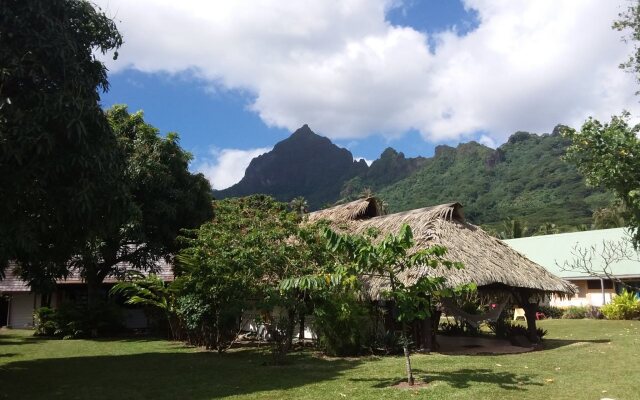 Linareva Moorea Beach Resort