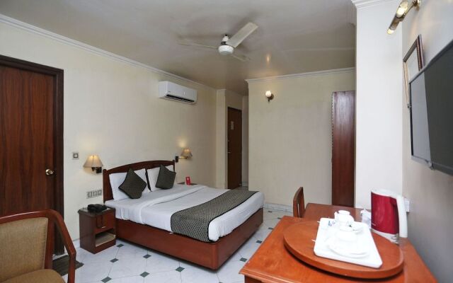 OYO 3499 Tekarees Inn