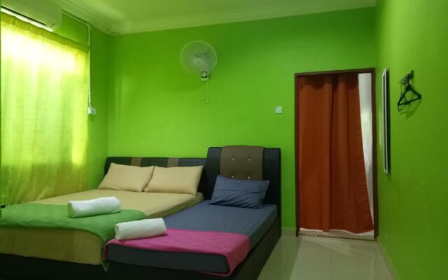 Noor Studio Homestay