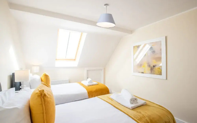 Velvet 2-bedroom Apartment Clock House - Hoddesdon