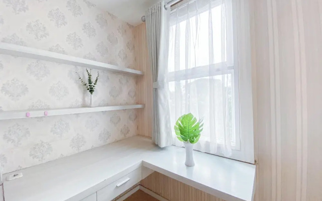 Spacious 2Br At Apartment Parahyangan Residence