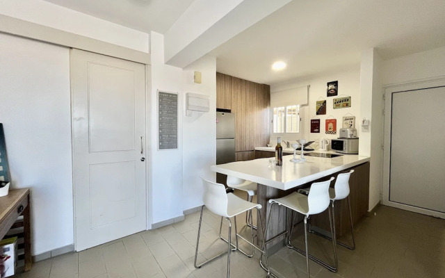93 KAP - Stay Almyra House