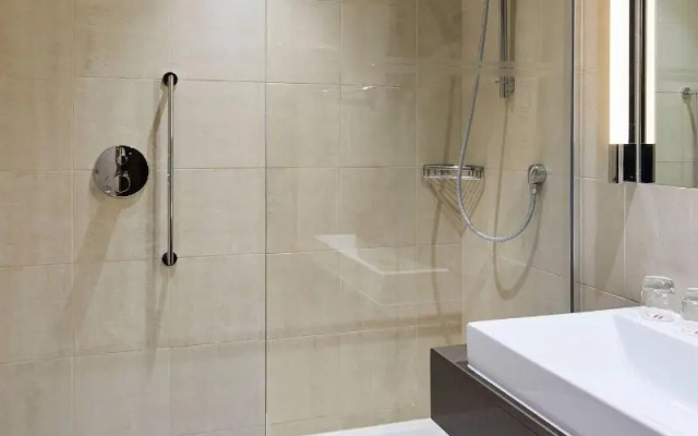 Lingfield Park Marriott Hotel & Country Club
