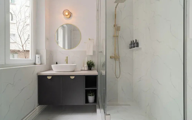 Loggia & Luxe 5BR Penthouse in Universitatii Area