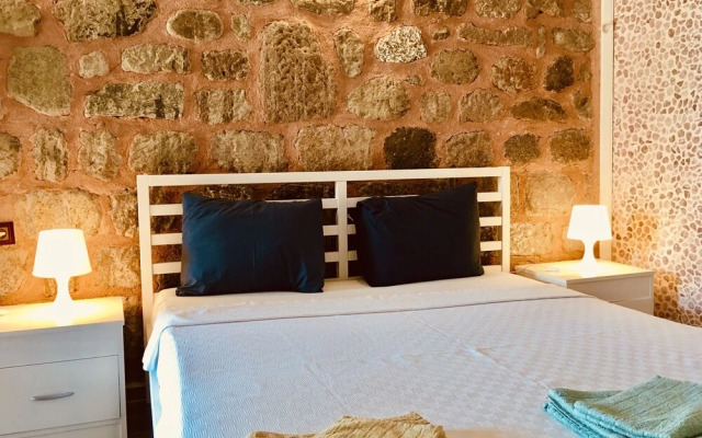 Attalos Suites Hotel