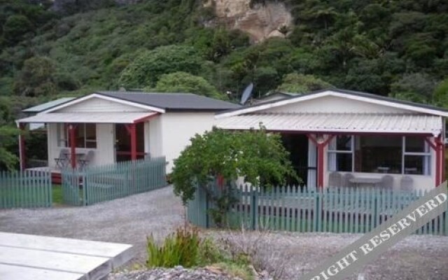 Punakaiki Beachfront Motels