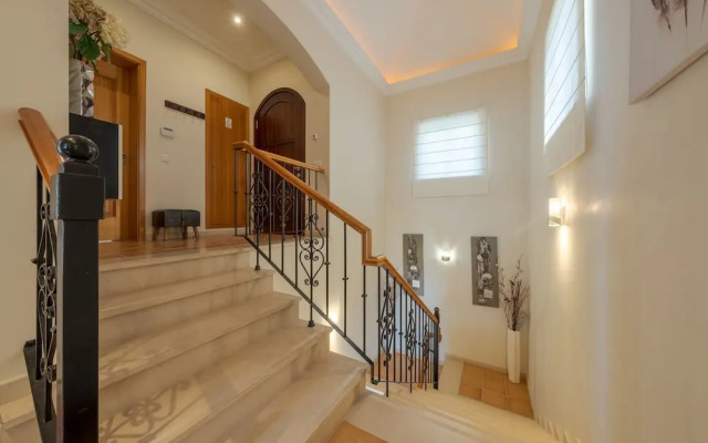 Villa Bougainvillea