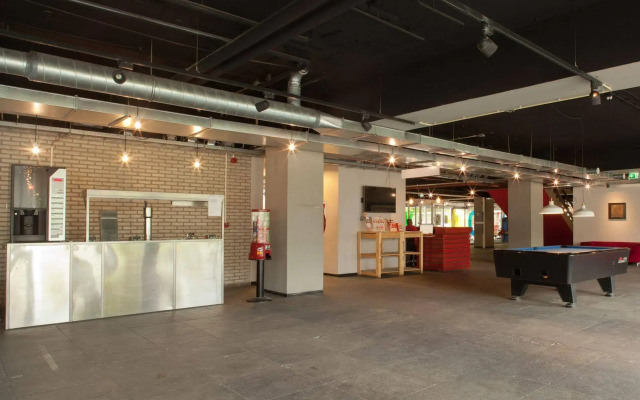 WOW Hostel Amsterdam