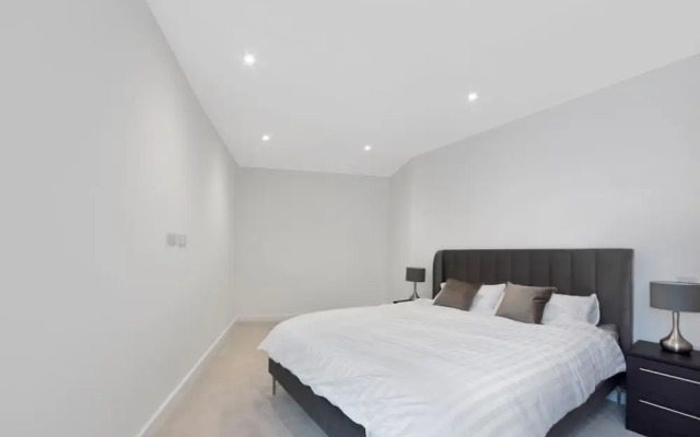 Guest Ready - Oak Crescent City House, London, E14