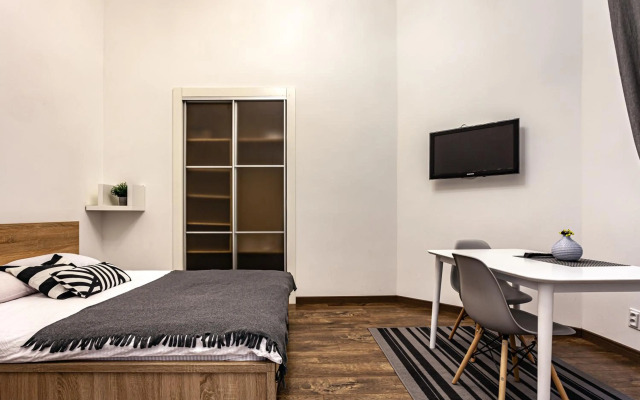 Valova 13, small studio