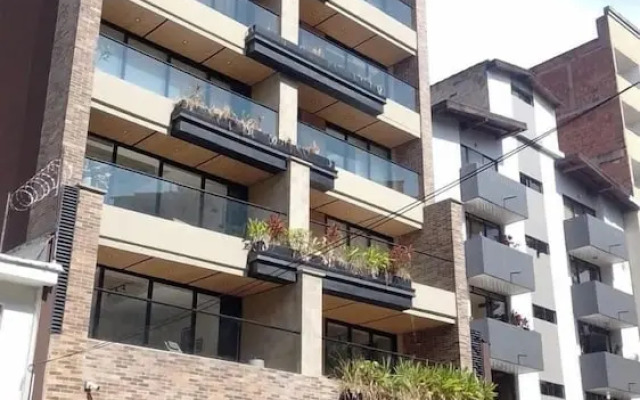 Perfect 3 BR w/ Balcony in Laureles Medellín