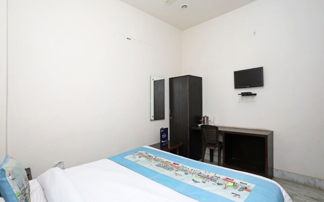 OYO 10876 Hotel Taj signature