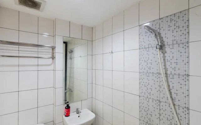 RedDoorz Plus near ICE BSD 2