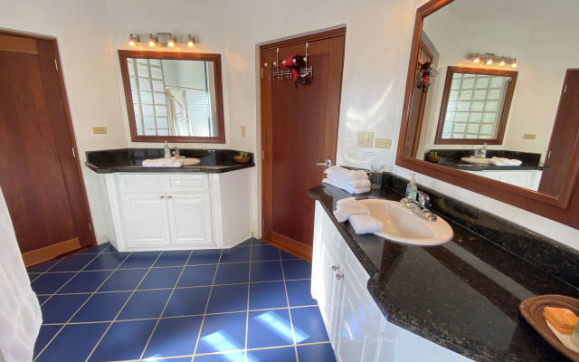 Sea Vue Luxury Vacation Condominiums