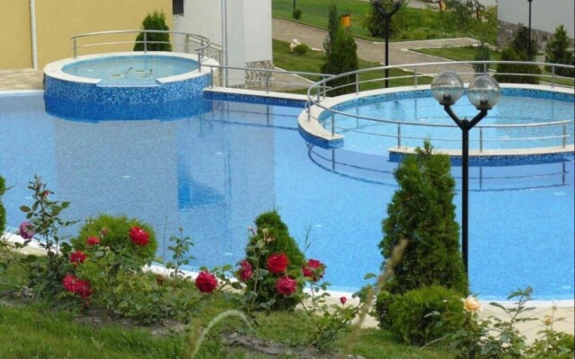 Beautiful 2-bed Apartment in Sveti Vlas