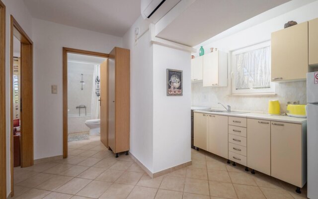 Stunning Home in Sveti Anton With Wifi and 4 Bedrooms