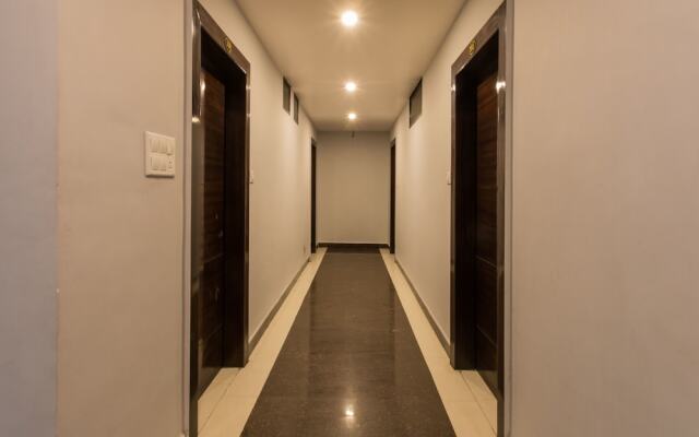 OYO 13531 Hotel Sundaram Palace