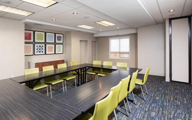 Holiday Inn Express & Suites Grande Prairie by IHG