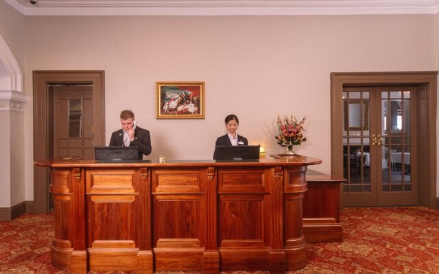 Hadley's Orient Hotel