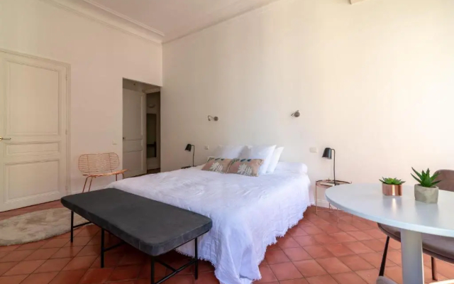 La Guitare 23 - Large Modern Studio with Balcony in Center of Cannes, Just Behind Grand Hotel - Hotel in Cannes - Photo 3