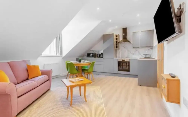 Family - Central - Parking - Wifi - Sleeps 3