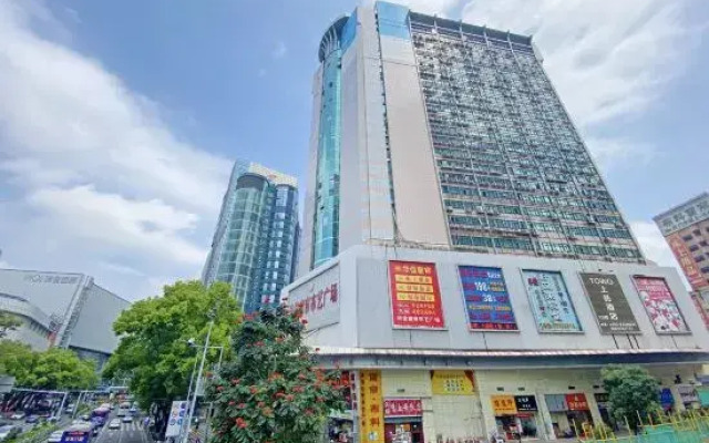 Wanye Hotel (Shenzhen Dongmen Pedestrian Street Sunbu Subway Station)