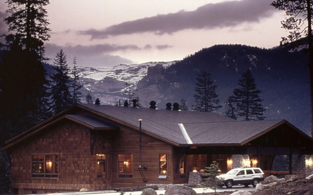 Wuksachi Lodge