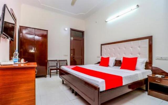OYO 11036 Preet Lodge Mohali