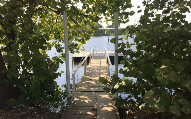 Whip Or Wheel Cabins