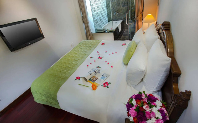 Mercury Central Hotel Hanoi