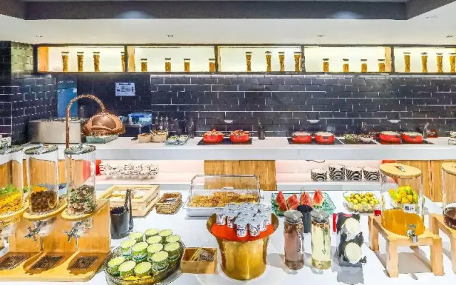 Ibis Hotel (Golmud Kunlun Garden)