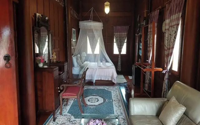 Ruenthai Ayutthaya Resort And Restaurant