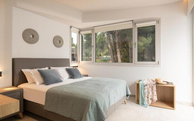 Nikiti Botanic Pool Suites