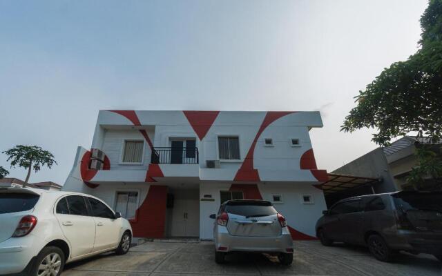 OYO 2110 Rotterdam Guest House Syariah