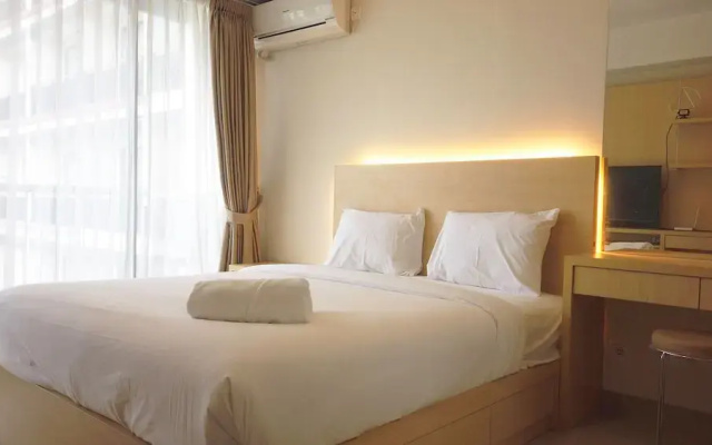 Strategic Studio Apartment at Beverly Dago with Mountain View