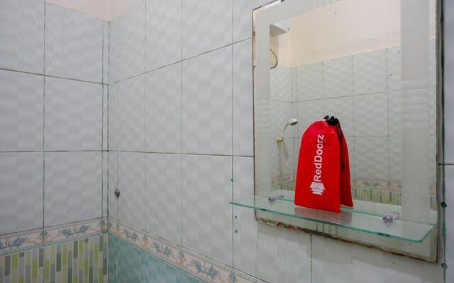 RedDoorz Plus @ Alam Raya Hotel